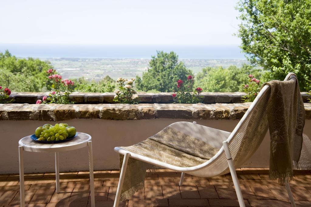 Borgo La Pietraia Hotel Paestum Exterior photo